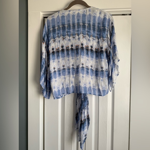 ILLA ILLA crop top, tie front - Picture 4 of 4